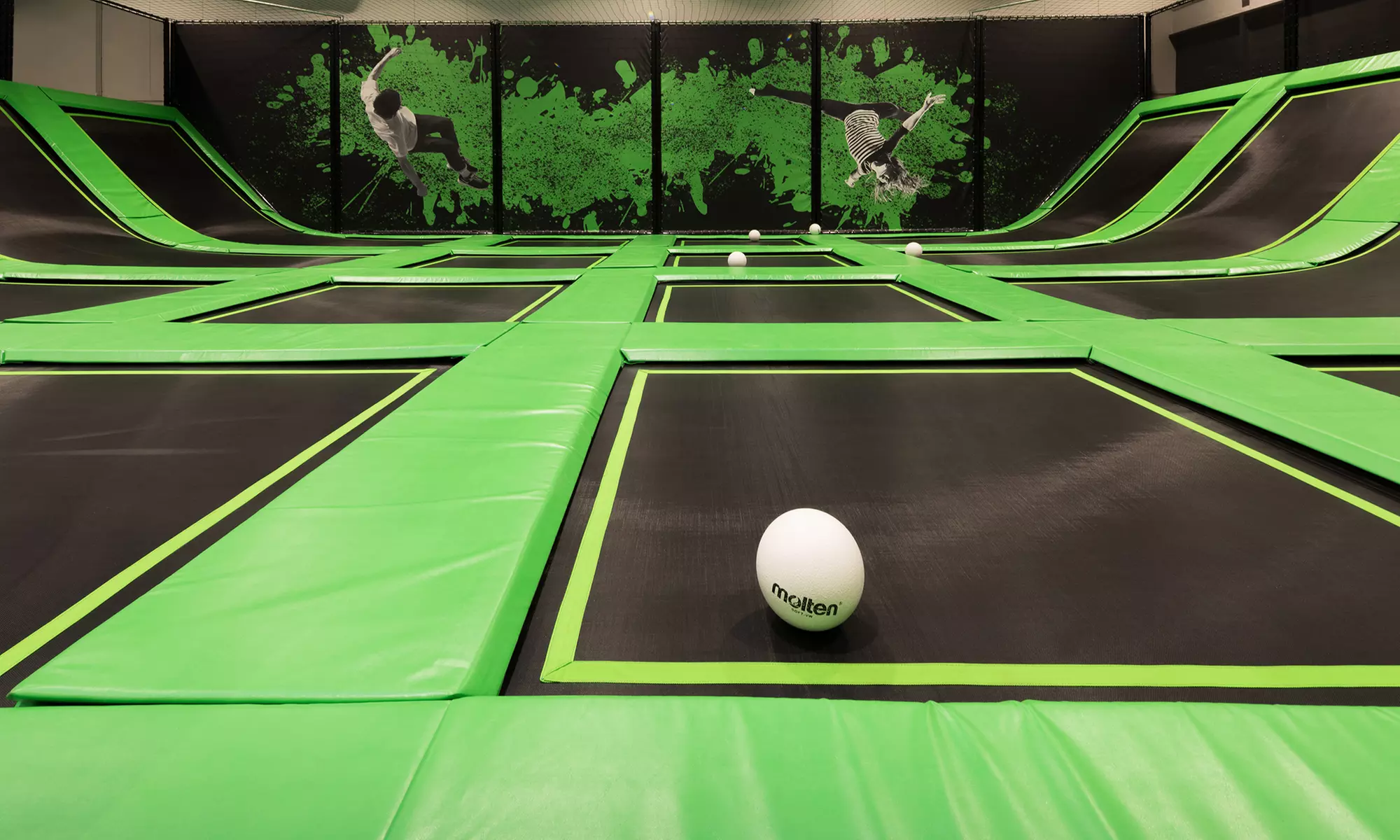 Trampolin-Spaß bei JUMP/ONE