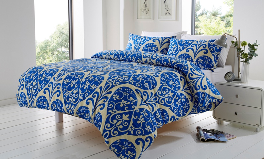 Image 2: Chloe Duvet Cover Set 