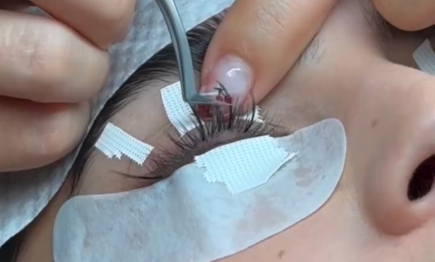 Image 4: Lifting y tinte de pestañas o extensiones pelo a pelo naturales