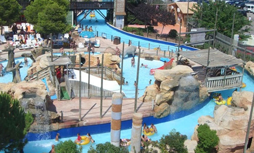 Image 12: Entrada al Western Water Park para todas las edades