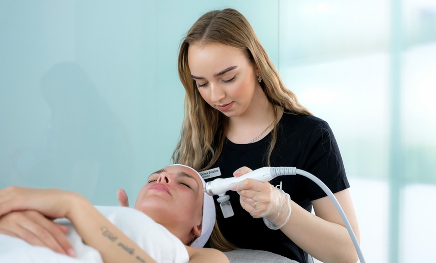 Image 7: Transform Your Skin with the Ultimate HydraFacial 6-in-1 Treatment