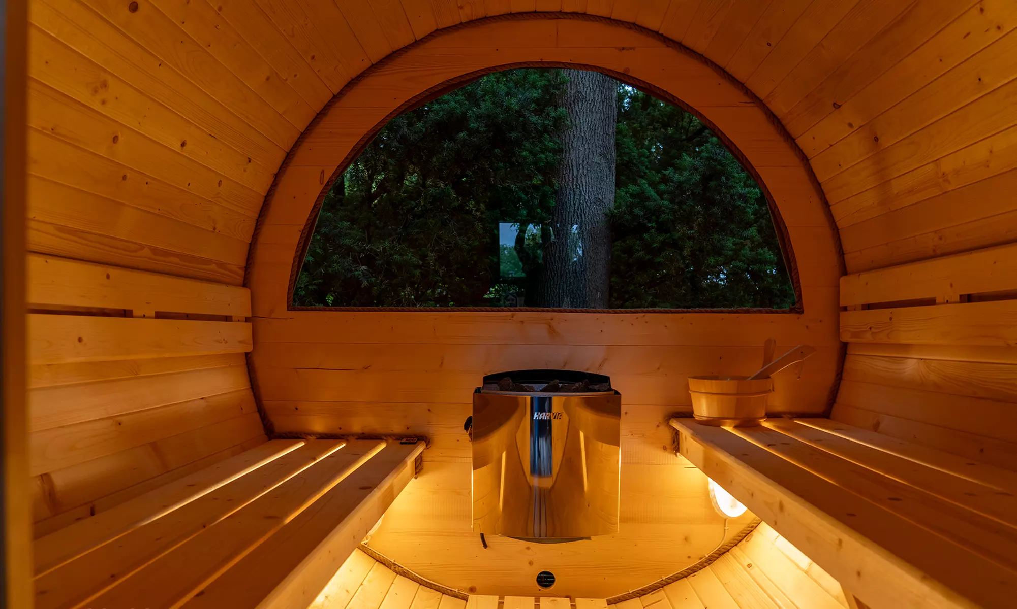 Strefa relaksu dla 2-6 osób: sauna, jacuzzi, kuchnia włoska i koktajle