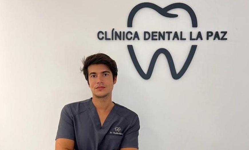 Image 5: Limpieza bucal con revisión y pulido en Clínica Dental La Paz