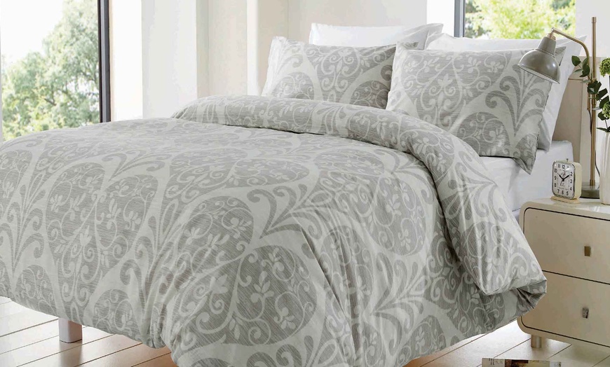 Image 1: Chloe Duvet Cover Set 