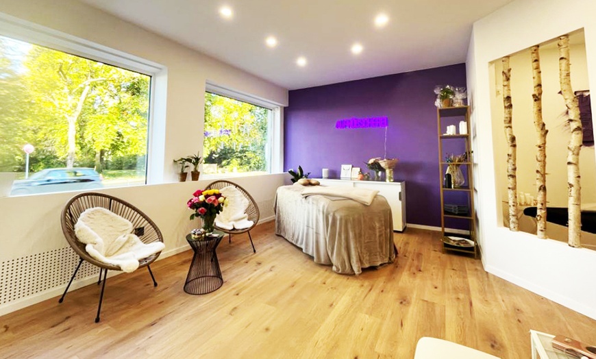 Image 1: Wimpern- oder Augenbrauen-Behandlung für 1 Person