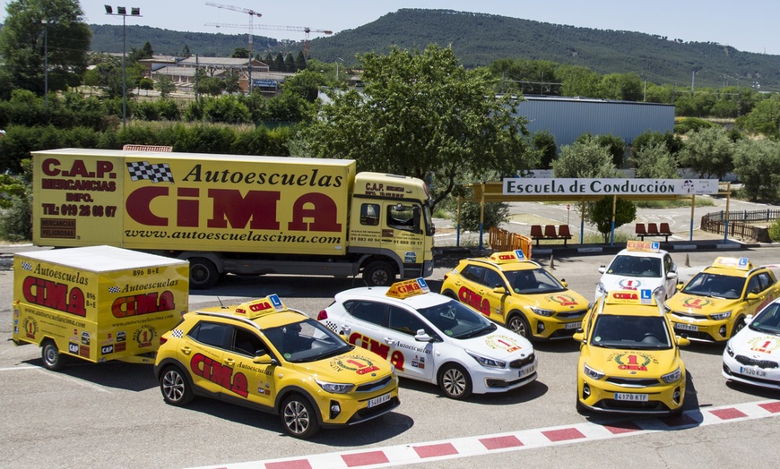 Image 2: Hasta 80% de dto. en Formación para la licencia de motocicleta en Autoescuelas Cima