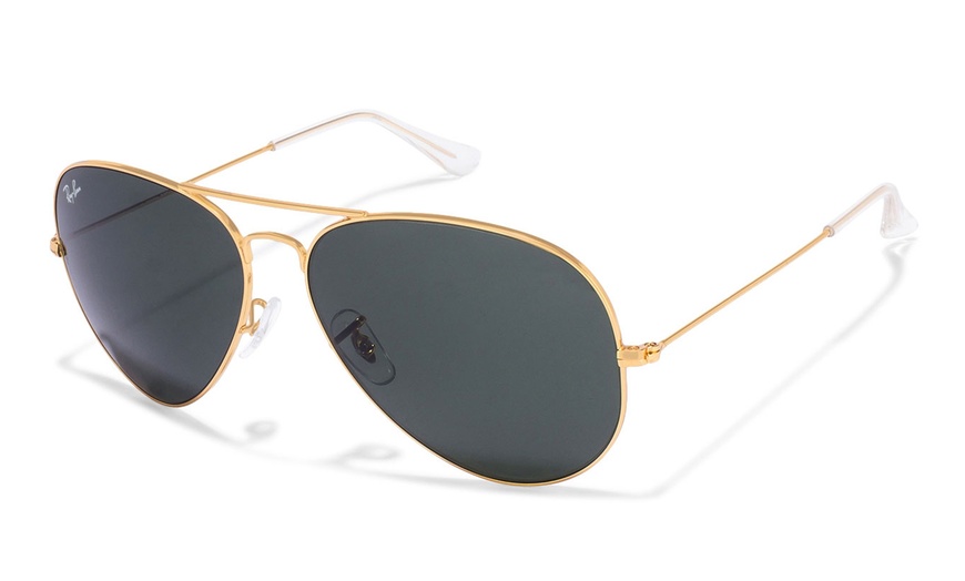 Image 5: Classic Ray-Ban Aviators