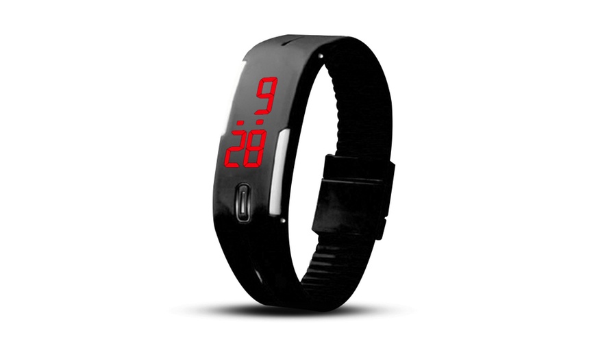 Image 2: Kids' Digital Sports Watch