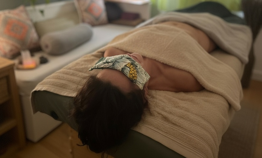 Image 2: Massage ayurvédique avec Ojas Terre De Soin
