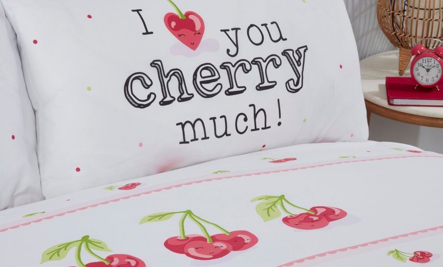 Image 5: Clearance Duvet Set