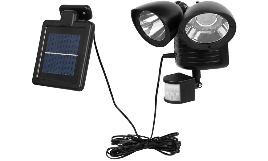 Image 6: Solar-Powered Twin Head LED Light