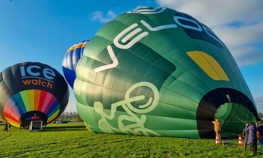 Image 1: België van Boven: ballonvaart van 1 uur + glas cava en hapjes