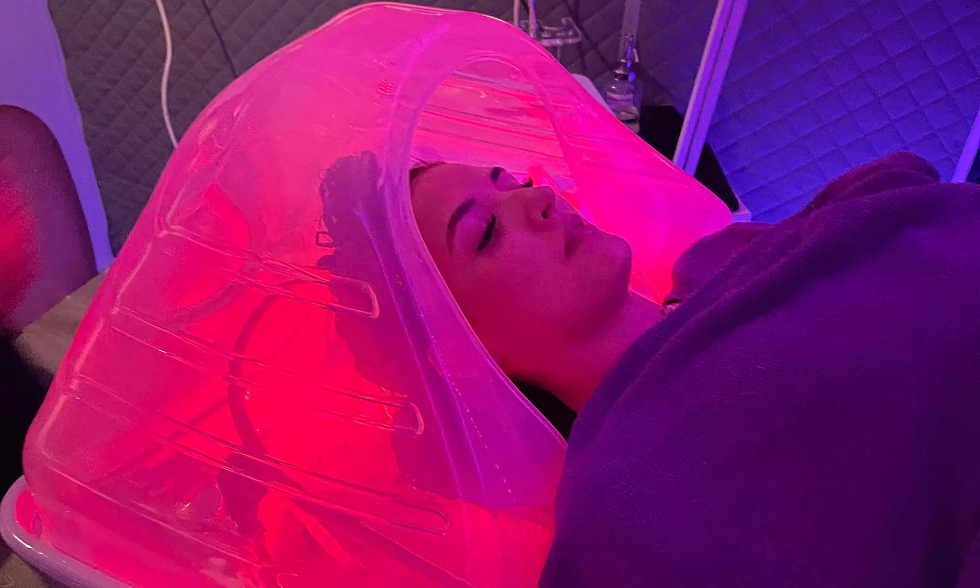 Edelstein-Pediküre o. Haarveredelung o. Gesichtsbehandlung o. Beautypaket bei Kings & Queens (bis zu 46% sparen) - Primary Image