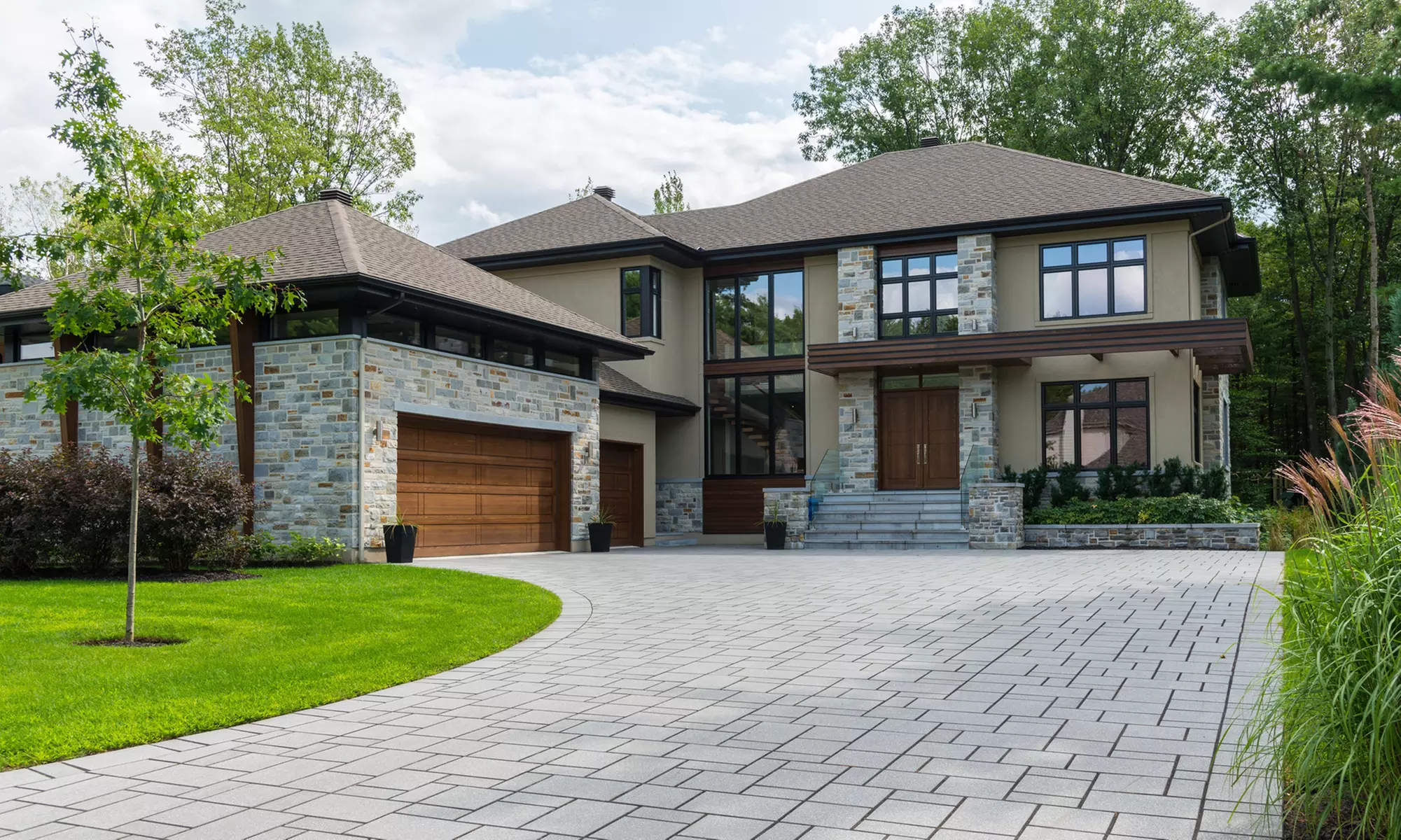 Elevate Your Listing with This Moment Photo & Video: 10-25 Photos for Homes Up to 5000 Sq Ft! (Up to 20% Off) - Primary Image