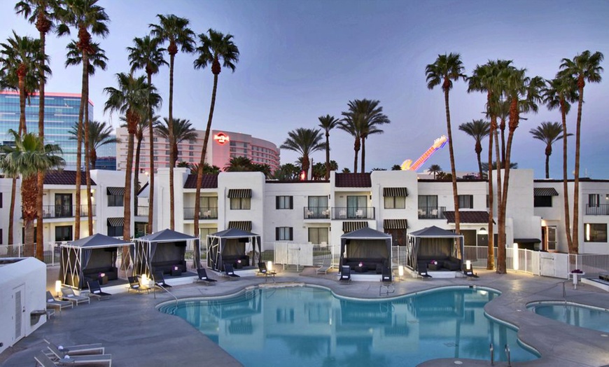 Serene Vegas Boutique Hotel: Off-strip Las Vegas Hotel 