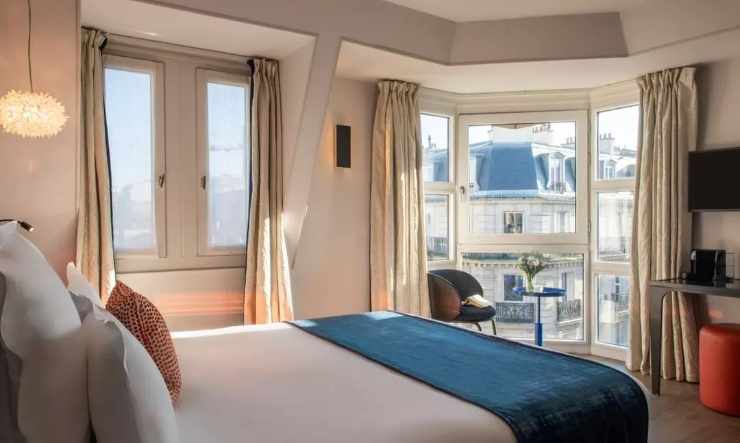 Paris : chambre double classique ou privilège pour 2 personnes avec petit-déjeuner en option à l'Hôtel Yllen Eiffel - Primary Image