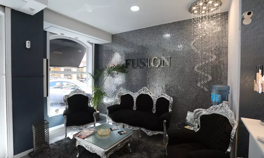 Mesoterapia virtual facial con corrientes galvánicas y radiofrecuencia