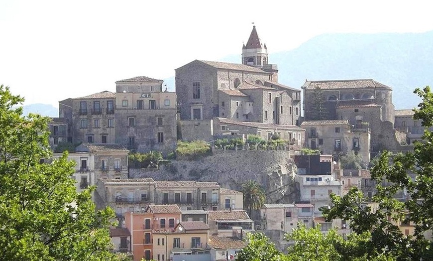 Image 14: Taormina: fino a 5 notti in camera matrimonale con colazione