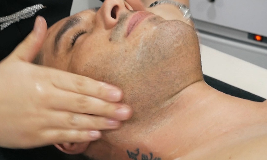 Image 1: Limpieza facial para hombres en las clínicas Láser Fusión Carranza