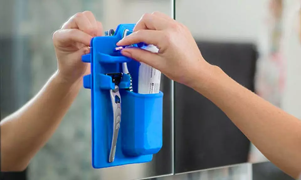 Badezimmer-Organizer in der Farbe nach Wahl zum Aufbewahren von Zahnbürste, Zahnpasta und Rasierer inkl. Versand - Primary Image