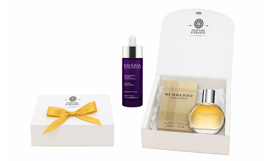 Image 2: Kit regalo con fragranza Burberry Classic EDP per uomo o donna