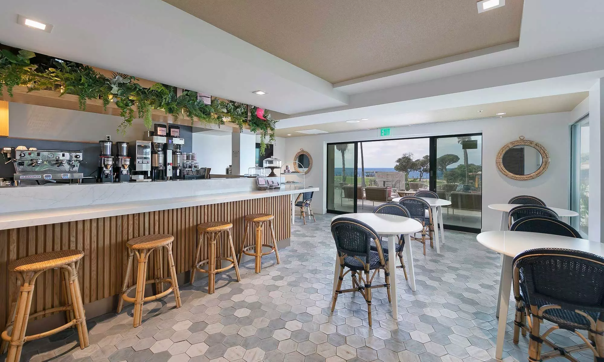 Member Pricing: Hotel Overlooking San Diego's La Jolla Cove