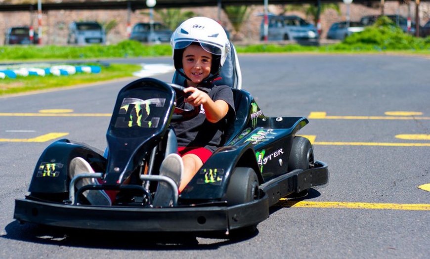 Image 3: ¿List@ para sentir adrenalina? 12 minutos de kart en circuito a elegir