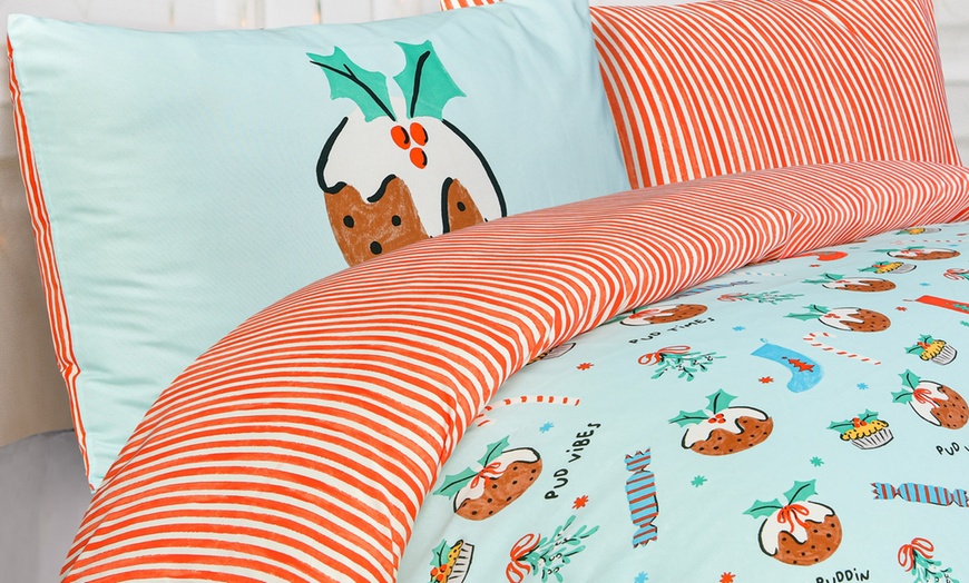 Image 7: Reversible Festive Christmas Puddings Themed Duvet Set 