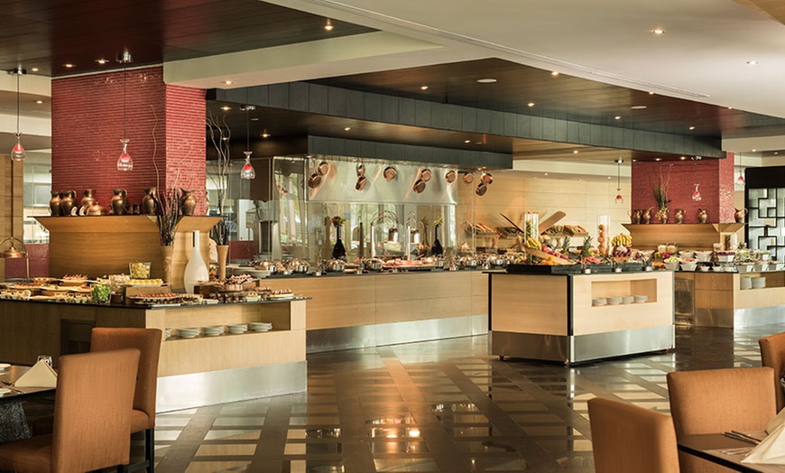 Image 4: 5* Saturday Brunch at Rixos The Palm