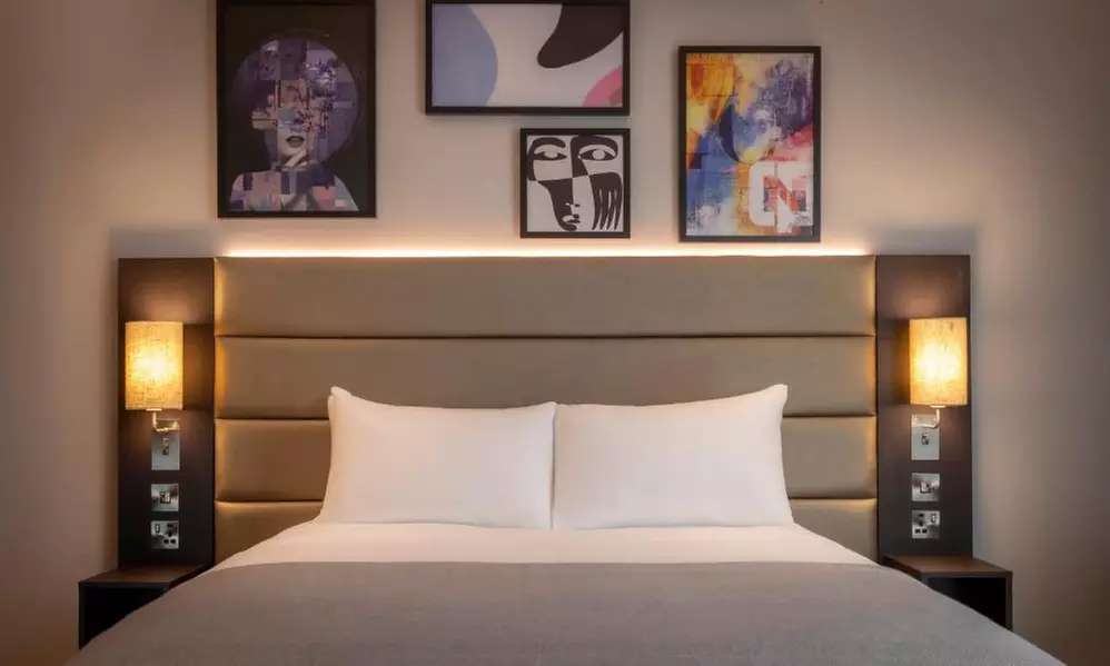 London: 4* Deluxe Double or Executive King Room Stay with Breakfast