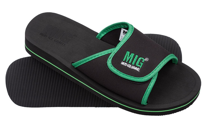 Image 5: Men's Waterproof Beach Flip Flops