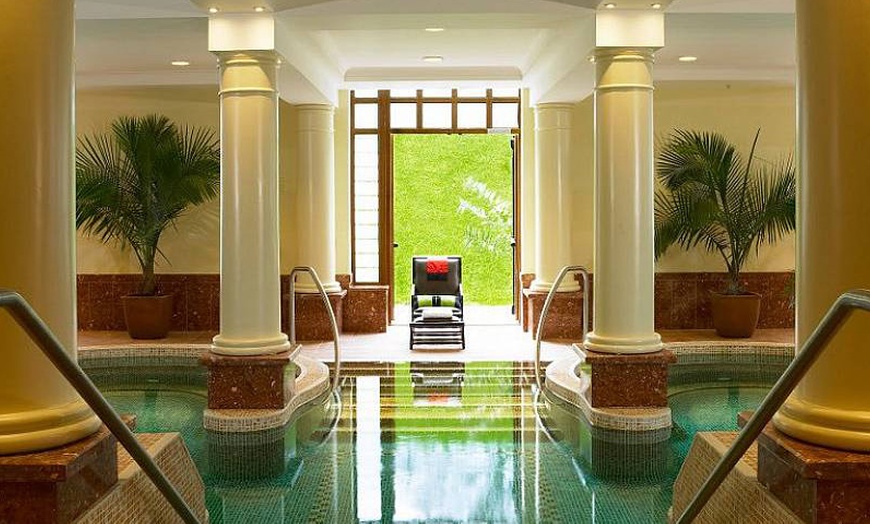 Image 3: Killarney: 1- or 2-Night 4* Stay with Breakfast and Spa