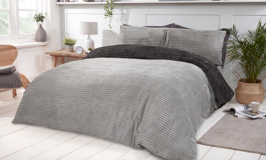 Image 2: Plush Ribbed Fleece Duvet Set