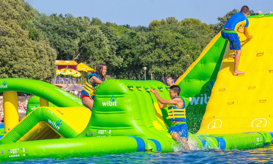 Image 3: Aqua Park and Beach Entry