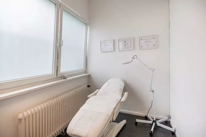 Faltenbehandlung mit Plasma Pen