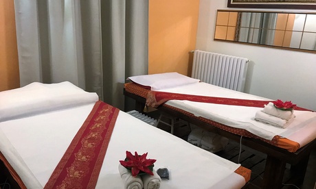 Massaggio di coppia thailandese fino a 60 minuti da Dara Thai Massage (sconto fino a 20%)
