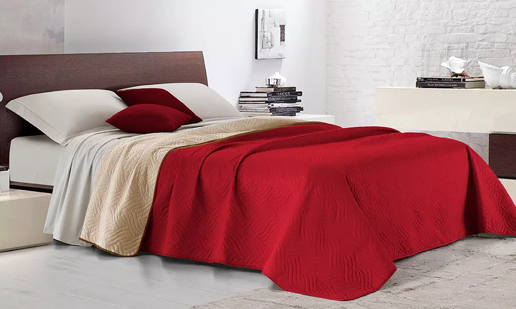 Zweifarbige Tagesdecke