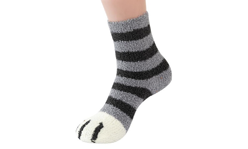 Image 7: One or Six Pairs of Fleece Cat Paw Socks