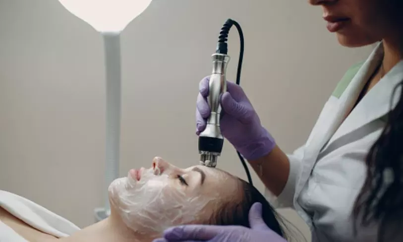 Radiofrecuencia Indiba con tratamiento facial reafirmante