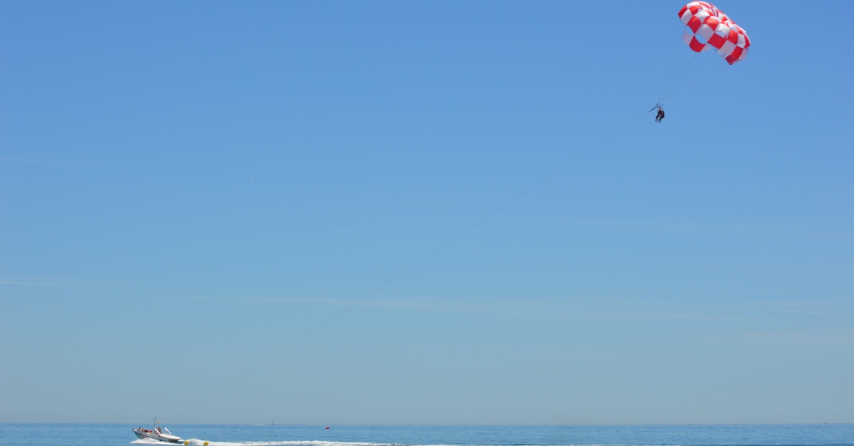 Actividad de parasailing para dos personas en Benalmádena, Málaga
