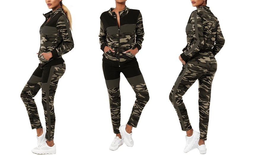 Image 4: Two-Piece Camouflage Tracksuit