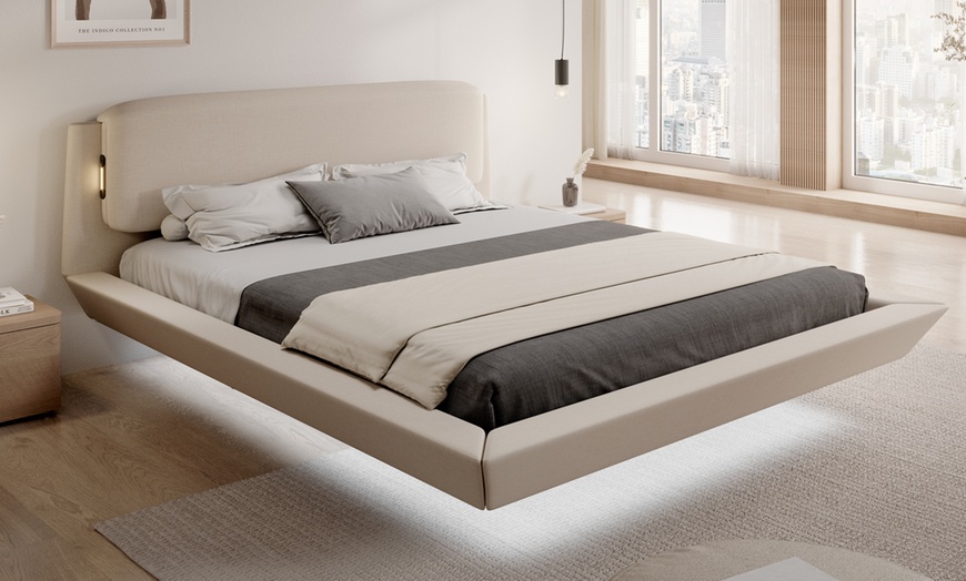 Image 6: Cama de matrimonio con diseño flotante y luces led integradas