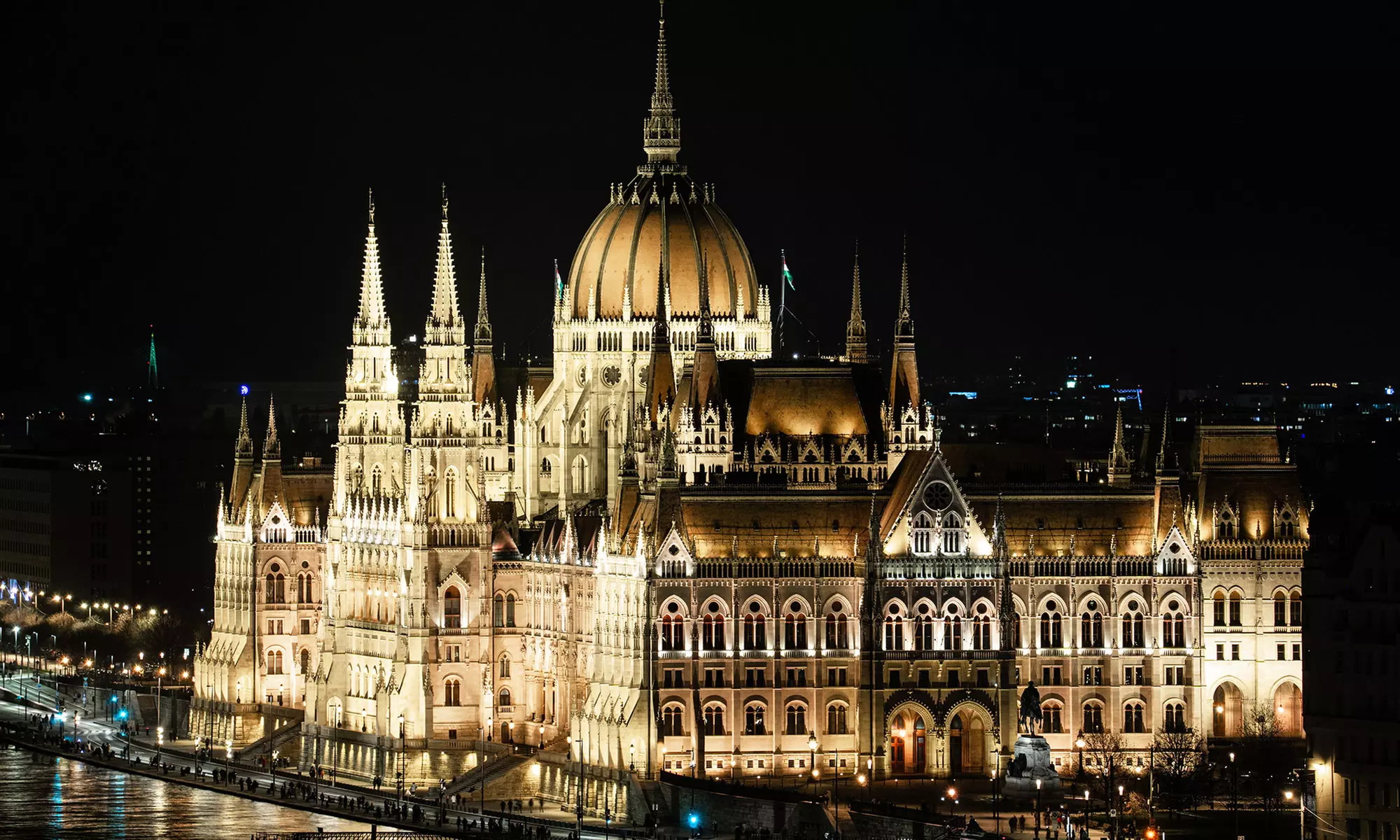 ✈ Budapest: 2, 3, or 4 Nights with Return Flights