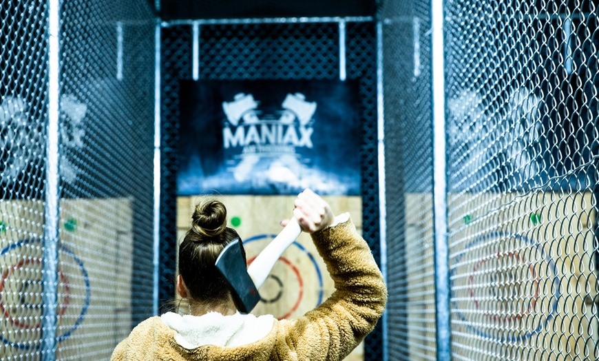 Image 11: Axe Throwing, Pizza & Drink Package at Maniax Axe Throwing Brisbane