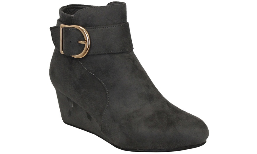 Image 7: Women's Wedge Ankle Boots