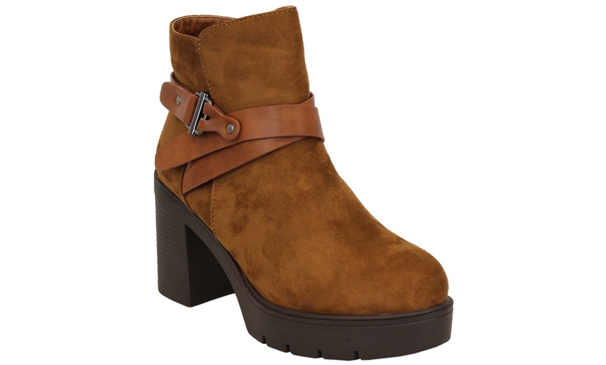 Image 18: Women's Chelsea Ankle Boots