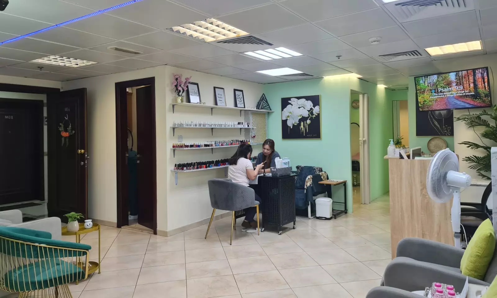 Get Smooth Skin with Choice of Waxing at Top Perfect Ladies Center