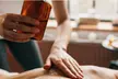 Wohltuende Auszeit: 30 oder 45 Min. Aromaöl-Ganzkörpermassage mit Duftöl nach Wahl für 1 Person (bis 58% sparen) - Image 2