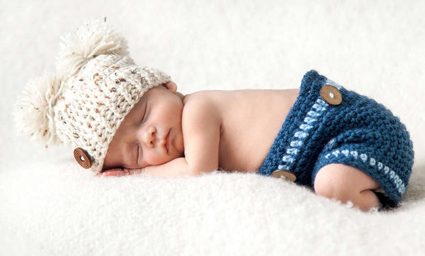 Image 12: Baby Photoshoot with Six Prints