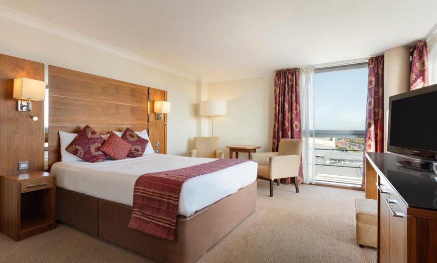 Image 3: Southport: Double Room with Three-Course Dinner and Breakfast